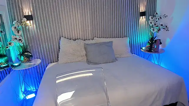 MaddyGray_ - Sucking on a thick dildo