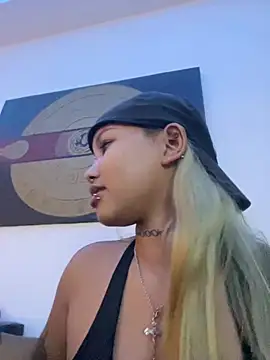Scarlet_Thai - Play my pussy