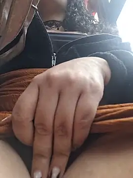 Yaya_paid - Play with my clitoris+ control luis 3min