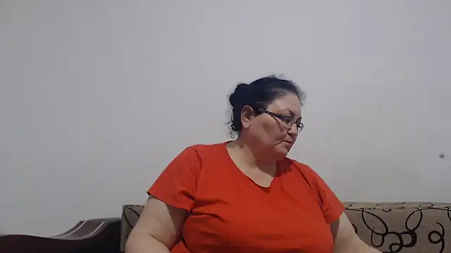 Nykyxo - oil my boobs, ass