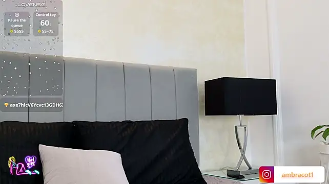 Ambracohelo1 - Spanks pussy + open lower lips 🌸