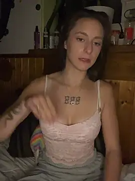 TeenLeonie18 - 🍒 Creme my Boobs