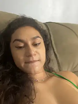Yummi_bigclit - fingering pussy until drip + finger in👅