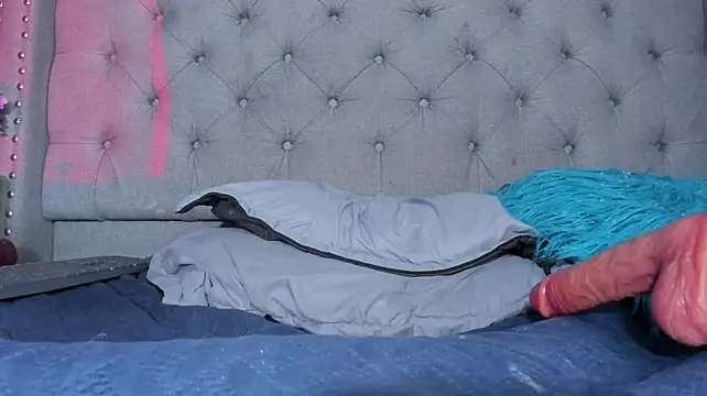 Amara_Cendella - insert dildo into the anus