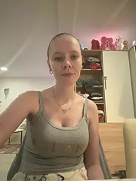 JanaLady - Massage Boobs in Bra 😩