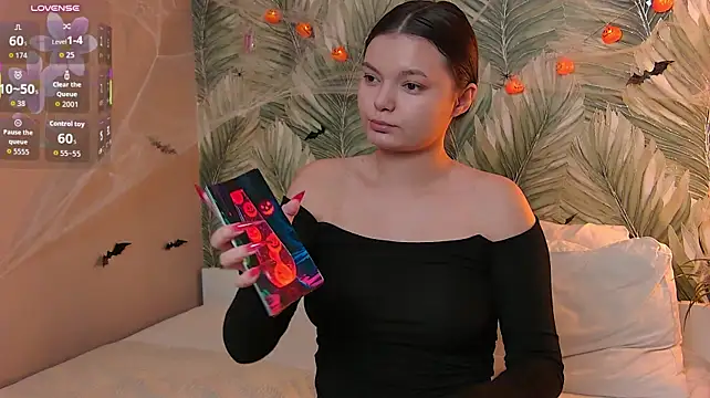 AsterQuinn - tease tits