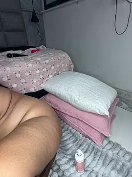 Emilyy_r - Dildo in action