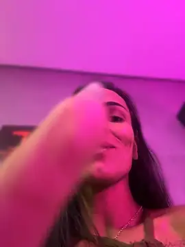 Girl_docinho - SOCANDO dildo no CÚ na ACADEMIA👿👿👿👿