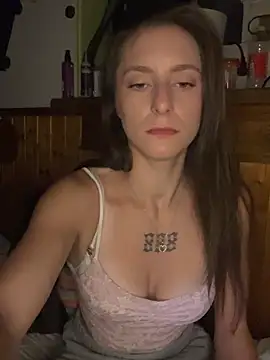TeenLeonie18 - 🍒 Creme my Boobs