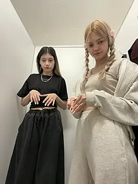 Elsawhere - nancy pinch her hard nipls under top🍒😋