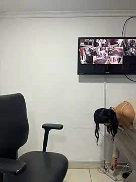 SaraBraun_ - GET NAKED AND FINGER PUSSY IN THE OFFICE