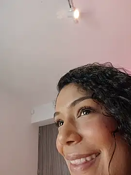 Mia___fox__ - delicious squirt + nora 3 min vibrate me
