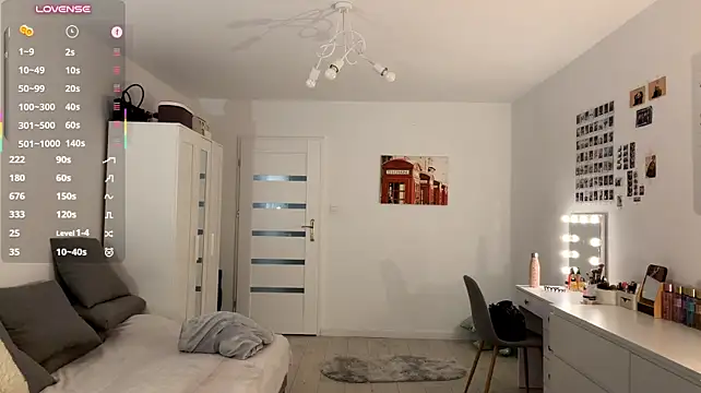 ConchitaRa - massage my boobs under top