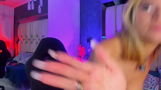 Lucianaeusse - rub my clit with domi