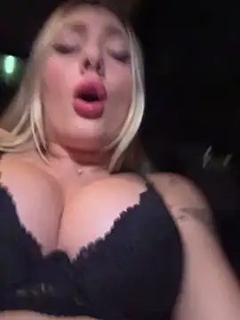 FrancescaNappi - SPUTA SULLE TETTE ( SPIT ON BOOBS)
