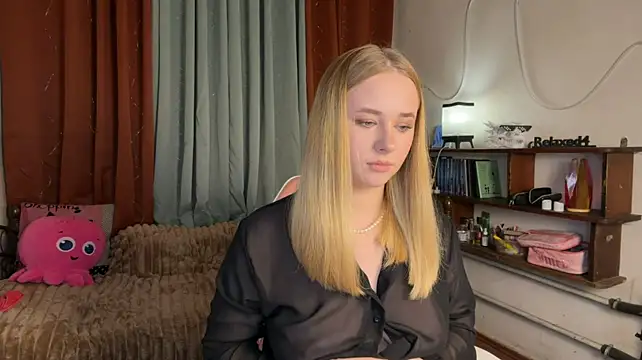 Emma_Ante - Take off nipple pads and tease nipples