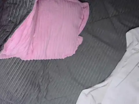 Emilyswan_04 - suck nipples