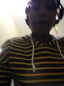 Nasty_boo_boo - spoil the queen
