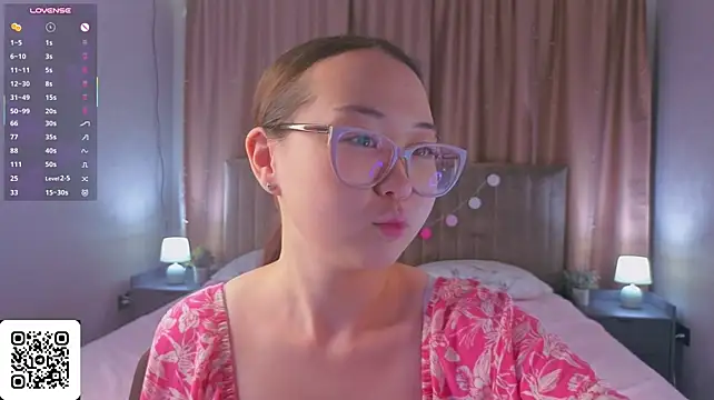 MazieErcole - 🧊rub the ice along your collarbone🧊