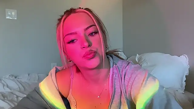 Lilianjade - tease tip of dildo 😜