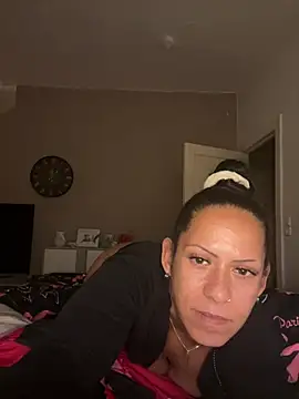 CocoCandelaLatina - 💦Spit on Boobs