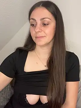 Loella-Rose - Last tip wins 3 hot videos and 3 nudes