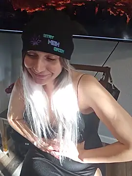 ScarletsWeb - usetipmenuSQUIRT highest tipper = :gift: