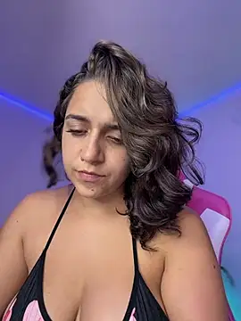 Aliciia777 - Make me vibe until wet me 💦🔥