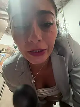 IsabellaMariet - spitting on tits and with cream