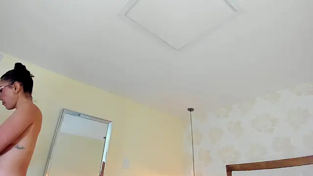 IRISCLARK1 - spank my tits 🔥 x8