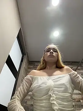 Isabella-gaviria - LEGS IN THE AIR AND FUCK ME VERY DEEP😈