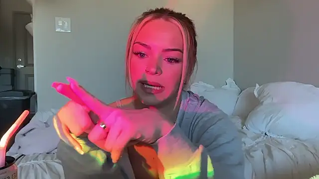 Lilianjade - tease tip of dildo 😜