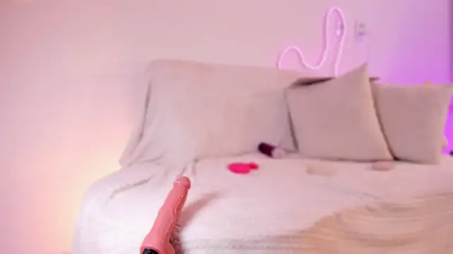 ValeriaGoss - Show my tits + saliva