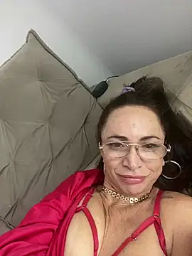 BurryEarmark - Óleo, plug anal e bunda x striptease