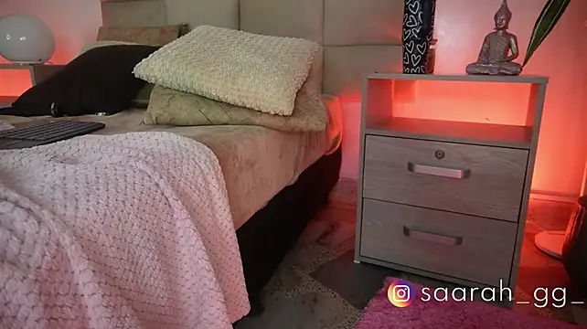 Sarah_GothicGirl - FINGERING PUSSY + CUM