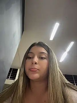 Lunablossom_ - Show pussy + control lush