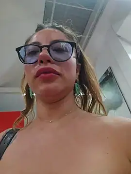 Karen_San_Miguel - Flash tits in public + spit tits 😈