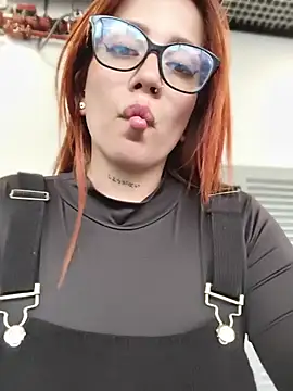Alis_xxx - Show boobs in public 5 min