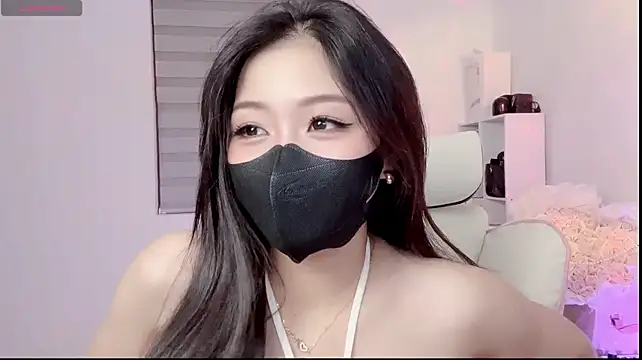 _Emily111_ - help buy a new mic