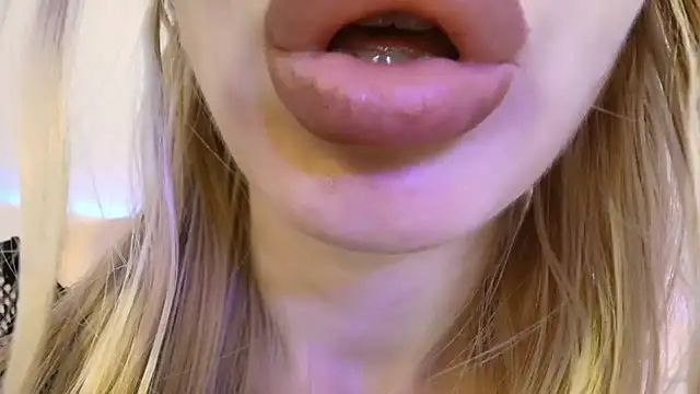 Velvet_kissx - How about some wetness?Booom 💦 😈 👄 🎇
