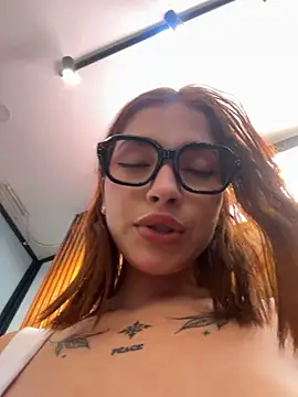 Sophie_valencia - DOMI INSIDE PUSSY IN PUBLIC+CUM+TOPLES