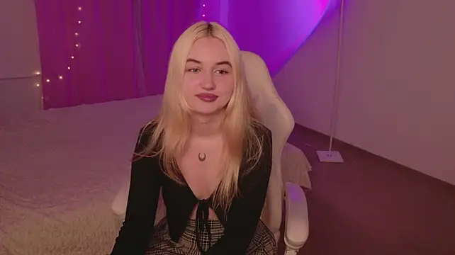 Lilly_Eyes - doggy on chair