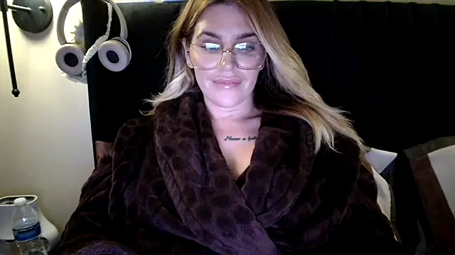 Bustyjessicalouu - pussy tease
