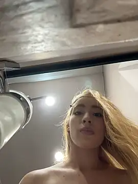 Isabella-gaviria - LEGS IN THE AIR AND FUCK ME VERY DEEP😈