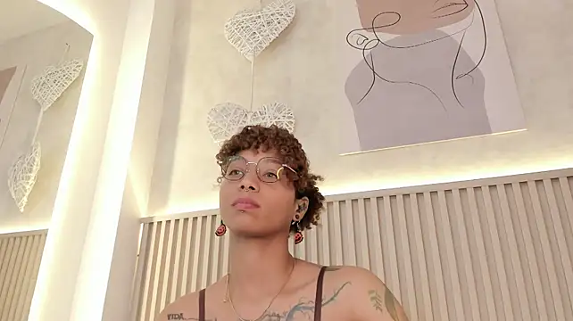Daiana_curly - Do you want see my cameltoe?