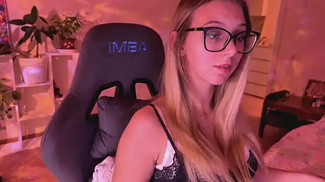 Alexa_purr - wear slutty bodysuit