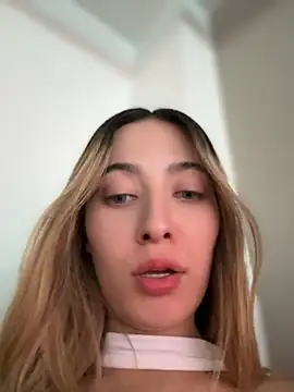 Kloe__t18 - Show boobs and drooling At university