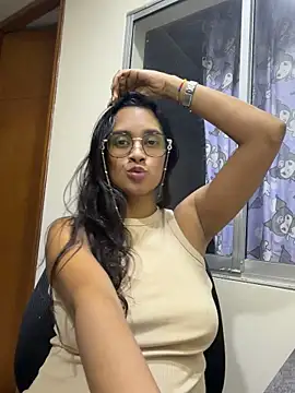LunaHeat - Show pussy