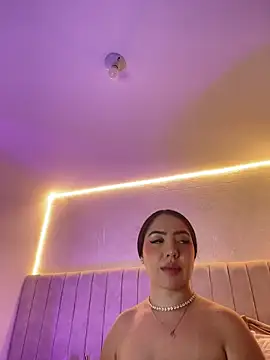 MiaFarkash - CLAP THAT ASS