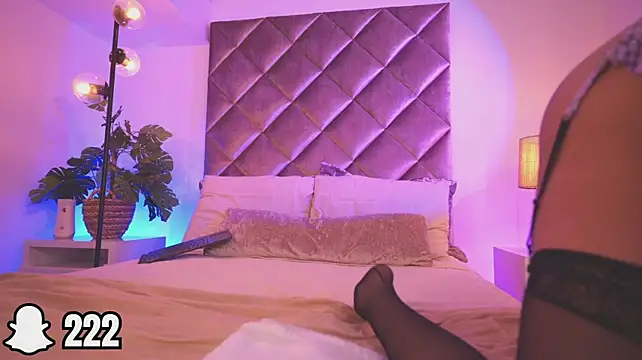 Malaia_hills - ⭐ALL NAKED + OIL TITS⭐